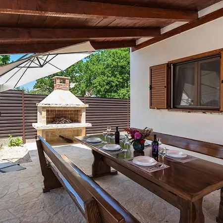 My Dalmatia - Toma With Private Swimming Pool Benkovac