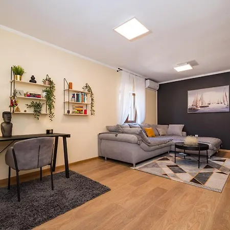 My Dalmatia - Toma With Private Swimming Pool Benkovac