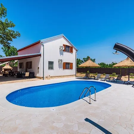 My Dalmatia - Toma With Private Swimming Pool Benkovac